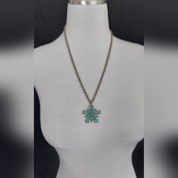 Vintage southwest Petit point turquoise snowflake pendant necklace - Picture 6 of 6